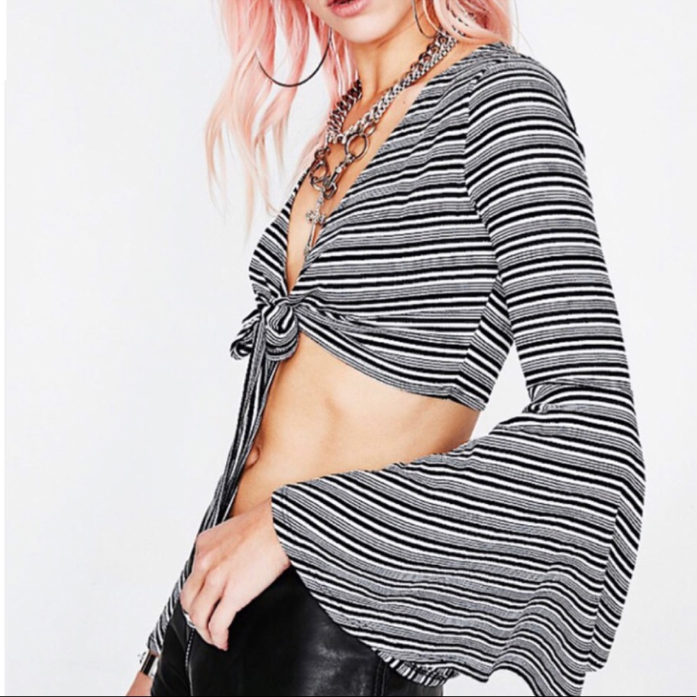 ✨Dolls Kill Flare Sleeve Crop Top✨